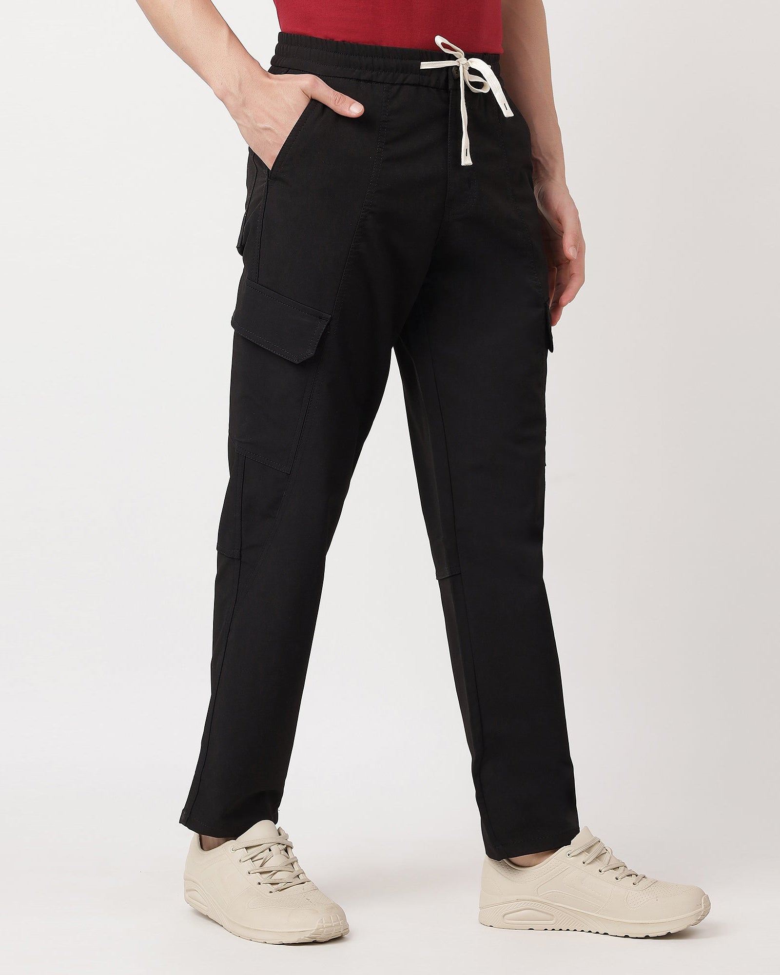 Black-comfortable-cargos