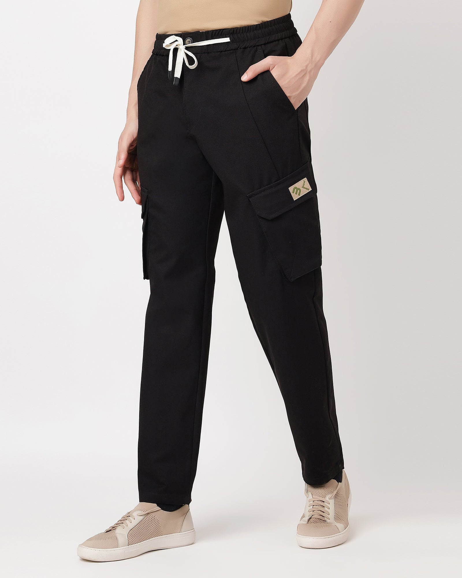 Black-comfortable-cargos