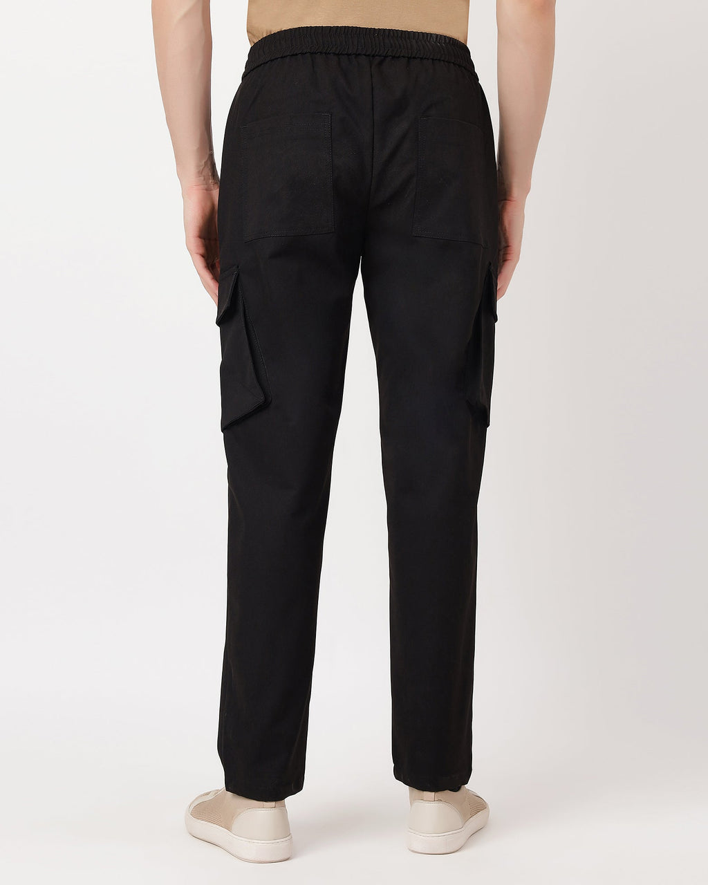 Black-comfortable-cargos