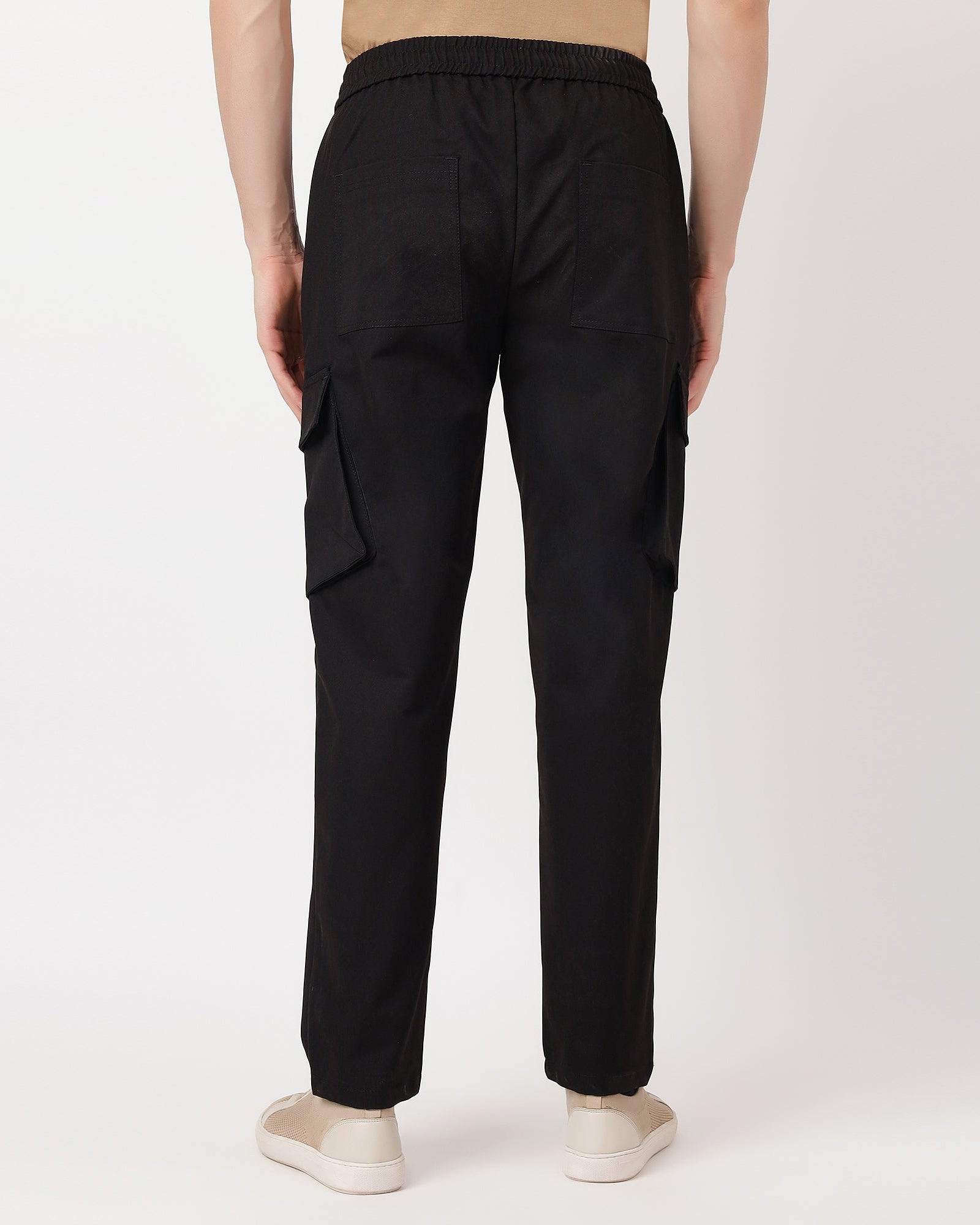 Black-comfortable-cargos